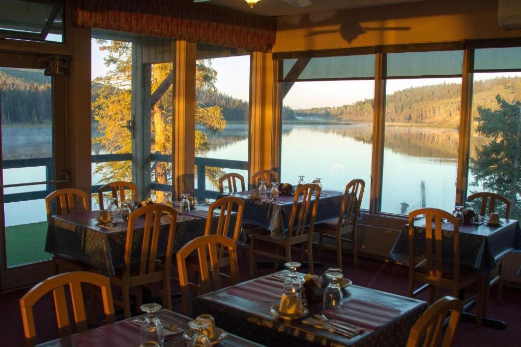 Lac Le Jeune Nature Resort Logan Lake Exteriör bild