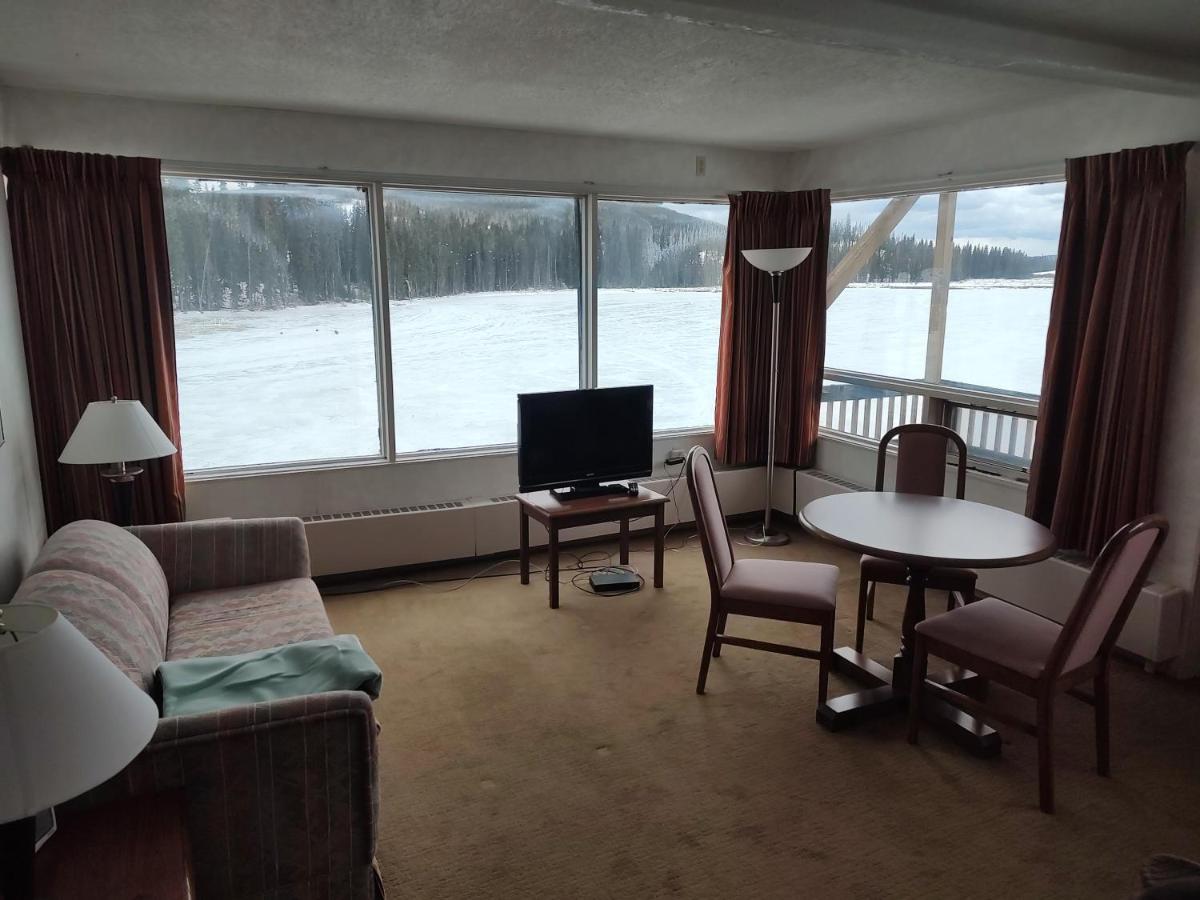 Lac Le Jeune Nature Resort Logan Lake Exteriör bild
