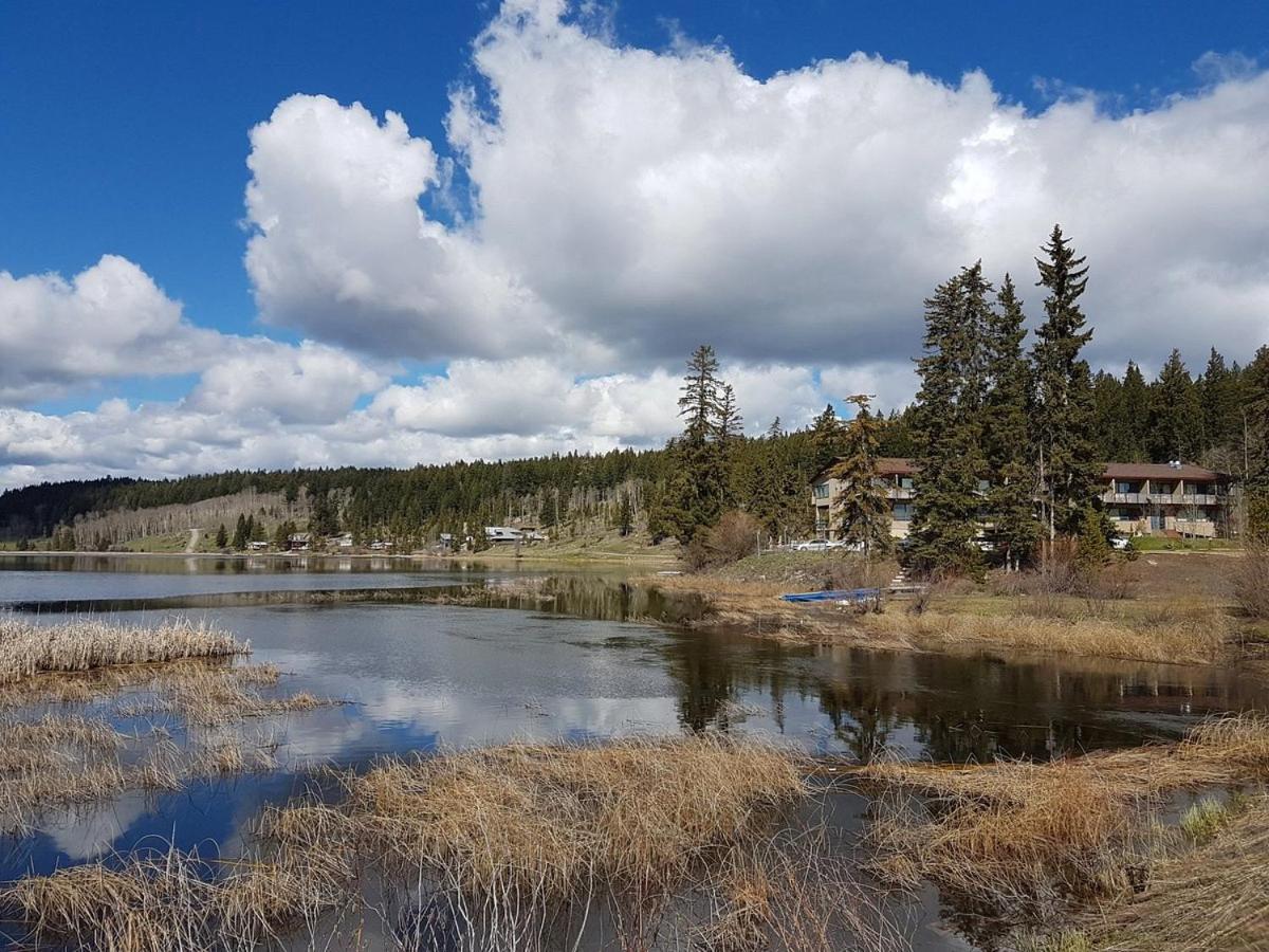 Lac Le Jeune Nature Resort Logan Lake Exteriör bild