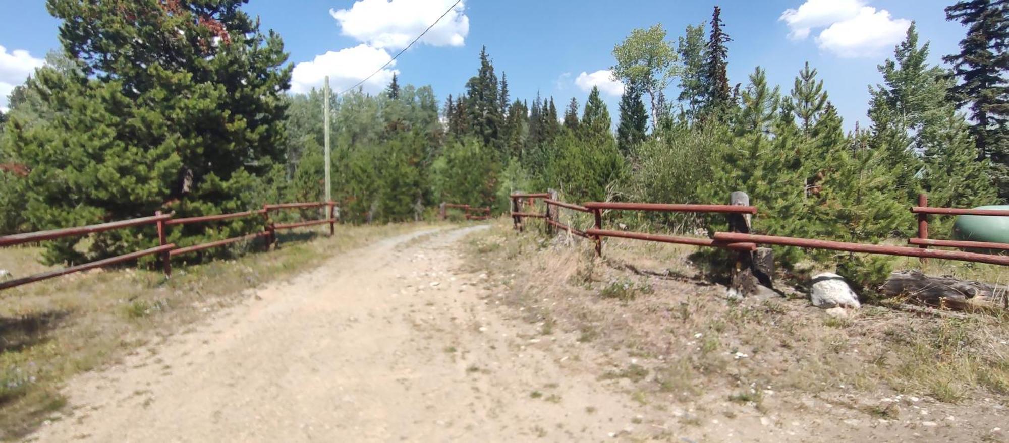 Lac Le Jeune Nature Resort Logan Lake Exteriör bild
