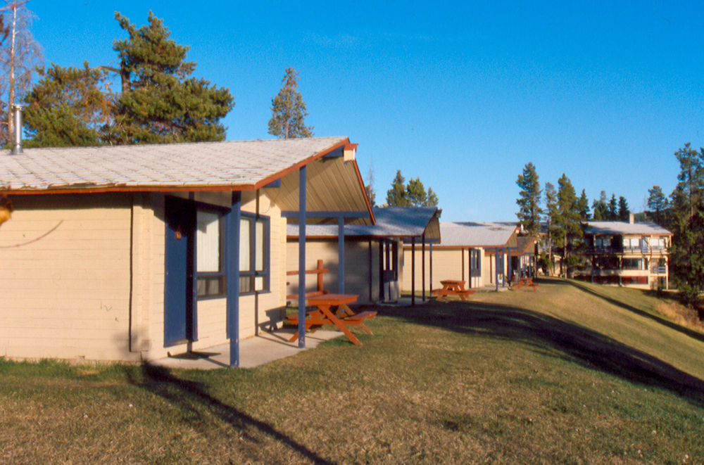 Lac Le Jeune Nature Resort Logan Lake Exteriör bild